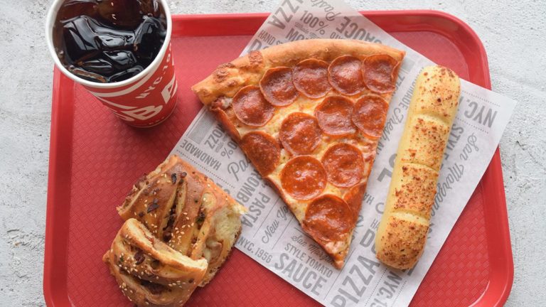 La cadena de pizzas estadounidense “Sbarro” se instala en la Argentina y abrirá 35 locales en 4 años