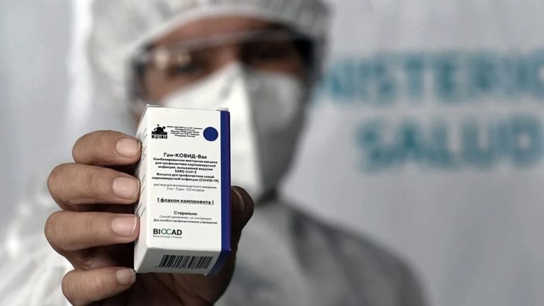 Comienza la distribución del primer millón de vacunas Sputnik V hechas en Argentina