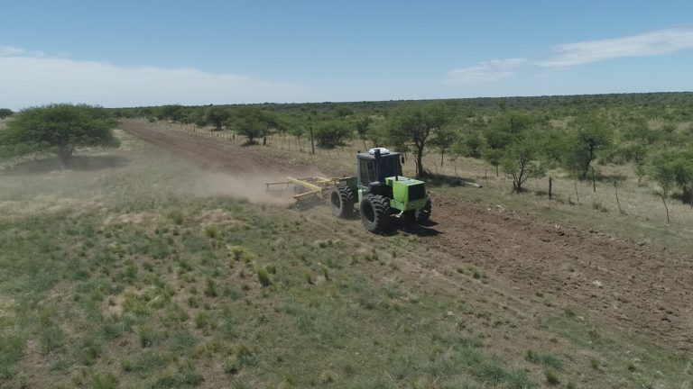 Realizan limpieza caminos aledaños en rutas provinciales
