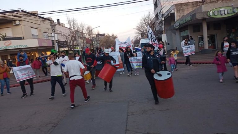 Vecinos volvieron a marchar para reclamar por la Terapia Intensiva Infantil en General Pico