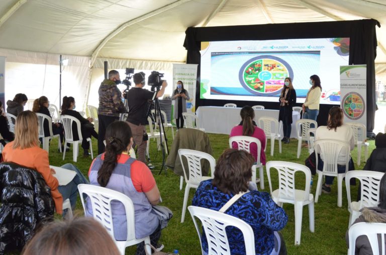 Se realizó en Pico una “Jornada de Alimentación Saludable” destinada a equipos municipales de toda La Pampa