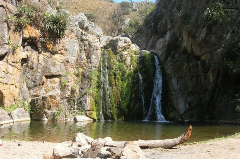 Murió un joven de 22 años de La Pampa al caer de unos 20 metros cuando visitaba una cascada en Córdoba