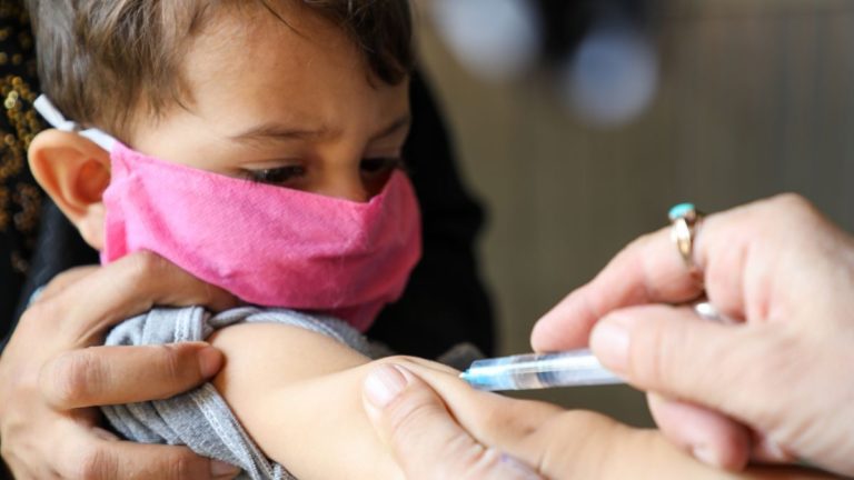 Podrían autorizar la aplicación de la vacuna Sinopharm a niños de 3 a 11 años en La Pampa