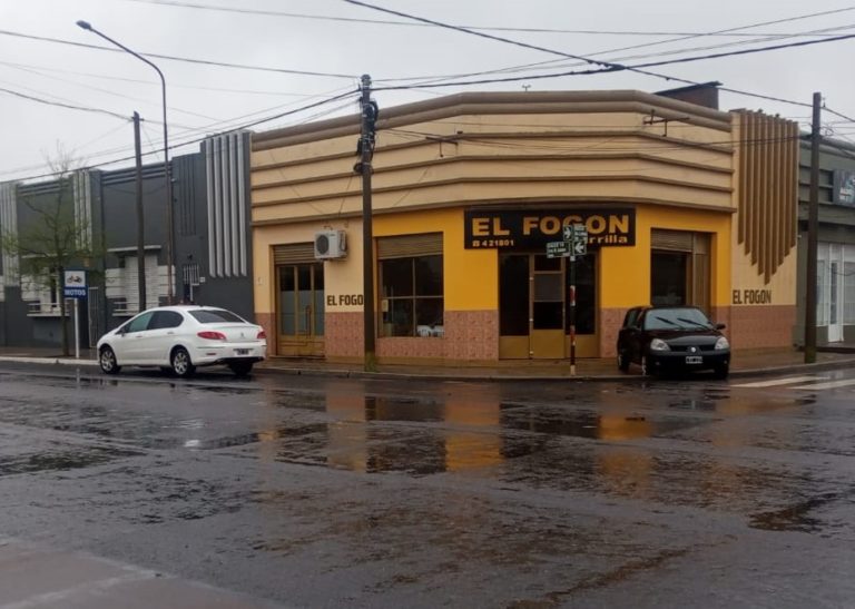 Un menor de 1 año fue trasladado al hospital tras choque de dos autos