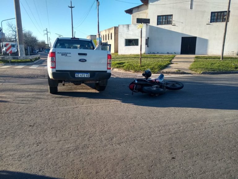 General Pico: Una camioneta y una moto colisionaron en calle 29 y 36