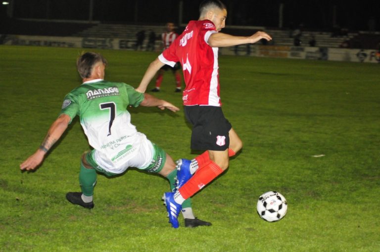 Liga Pampeana: Costa goleó a Ferro en el clásico