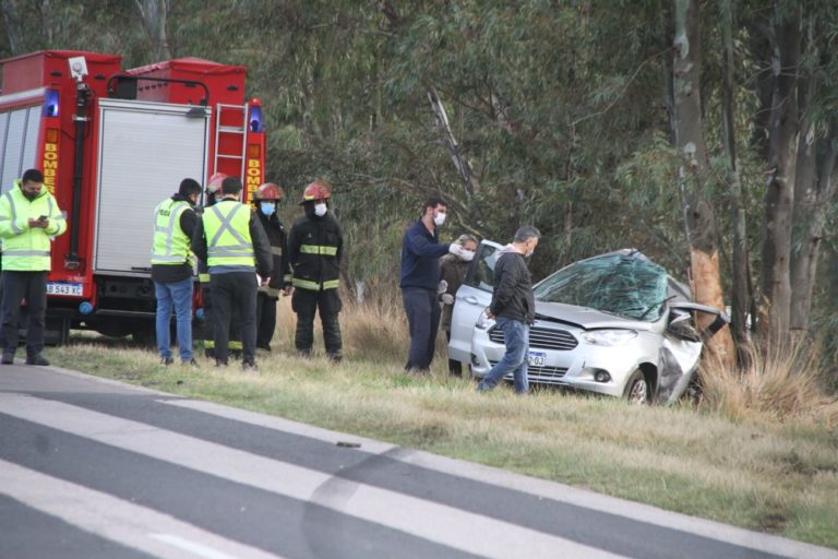 Accidente Fatal entre Speluzzi y Vértiz: Murió una mujer tras despistarse y chocar contra un árbol