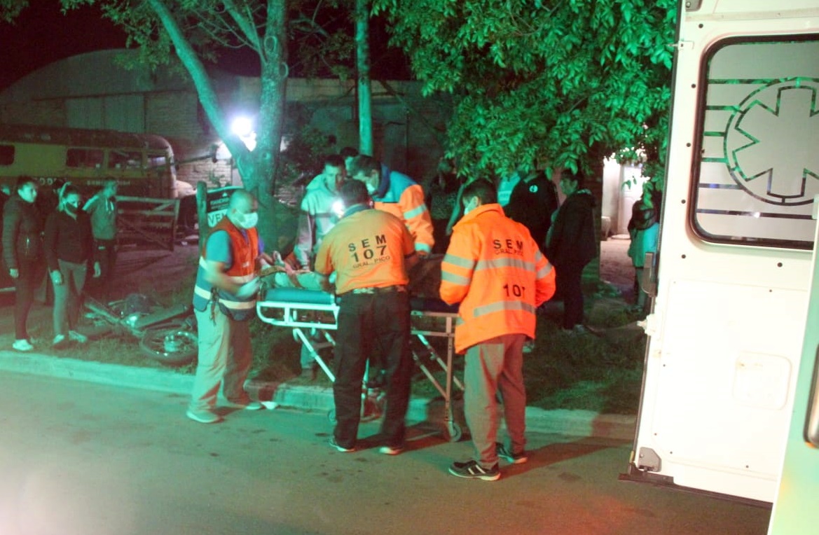 Gravísimo accidente: trasladaron a una persona que estaba convulsionando en forma urgente al hospital