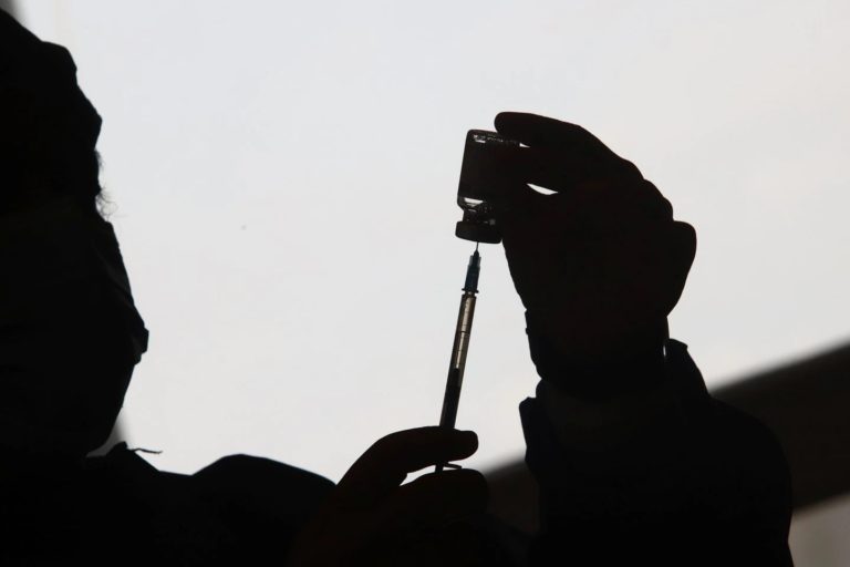 La tecnología de la vacuna contra el COVID-19 de AstraZeneca será la base para un tratamiento contra el cáncer