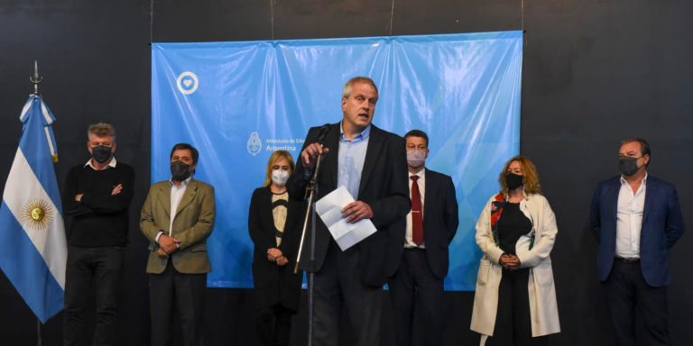 Perczyk presentó al nuevo Gabinete de Educación y fue acompañado por el piquense Oscar Alpa