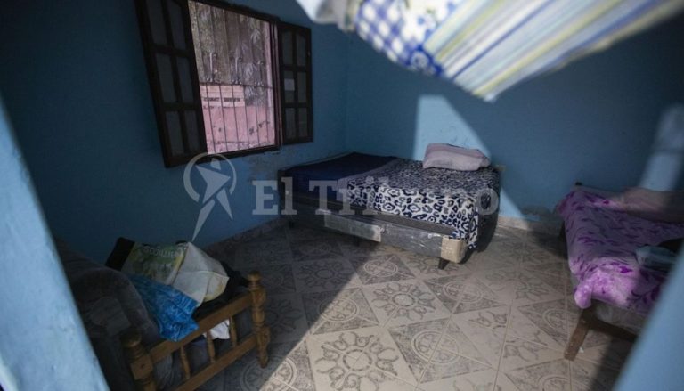 Horror para una víctima de violencia en Villa Floresta: la violó el policía que debía cuidarla