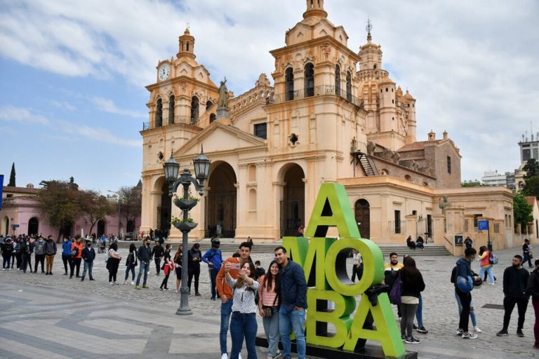 Récord de turismo en todo el país por el feriado: Se movilizaron más de 4 millones de personas