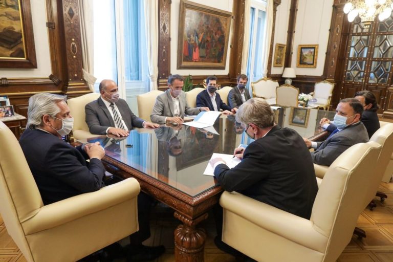 El Gobierno nacional y La Pampa firmaron el convenio por la ampliación del acueducto del río Colorado hasta General Pico