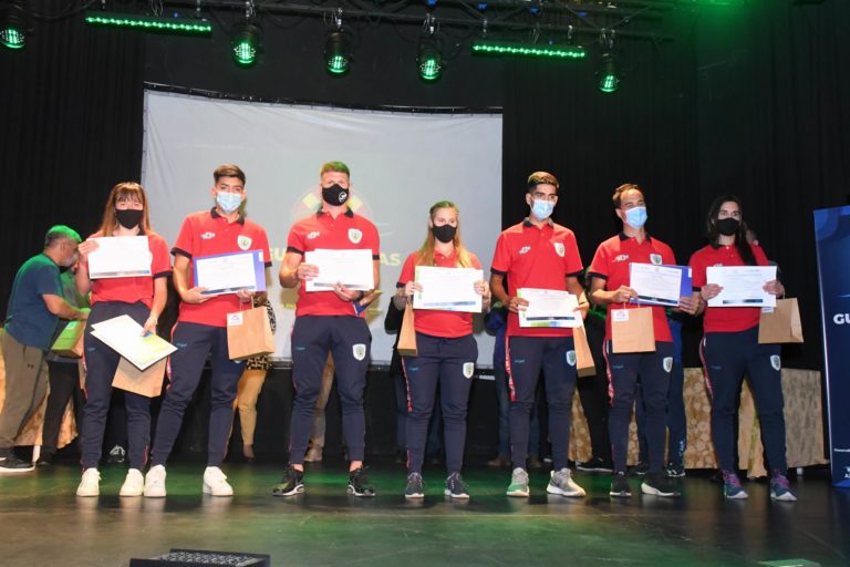 Entregaron certificados a 59 jóvenes que se graduaron de la Escuela de Guardavidas en La Pampa