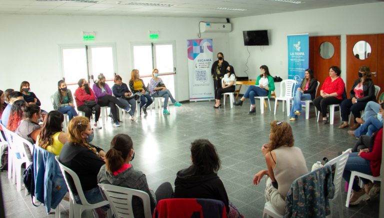 “Mujeres en Obra”: capacitación sobre derechos laborales