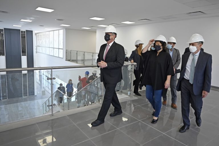 Vizzotti anunció 16 millones de dólares para equipamiento del nuevo hospital en Santa Rosa