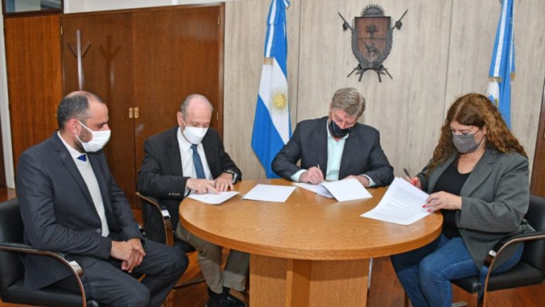 Ziliotto firmó convenios con la titular de la SEDRONAR