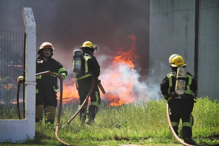Incendio en la fábrica Maxepa del Parque Industrial de General Pico