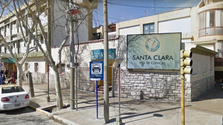 San Juan: abandonaron en una clínica a una anciana en grave estado de salud y dejaron una nota: “No me puedo hacer cargo”
