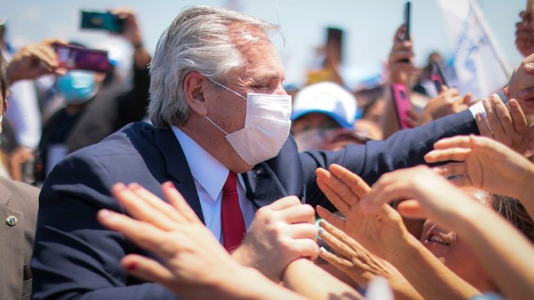 Alberto Fernández: “Las políticas a favor de la industria nos diferencian de nuestros competidores”