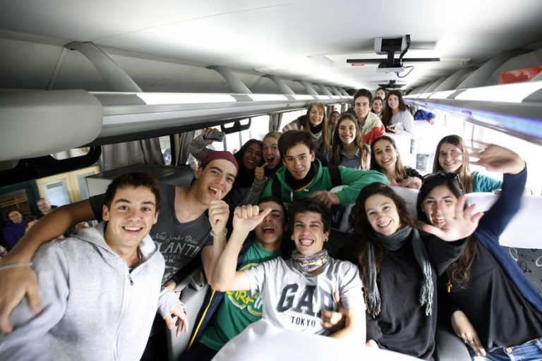 El ministro de Educación apoyó los viajes de egresados gratis que anunció Axel Kicillof