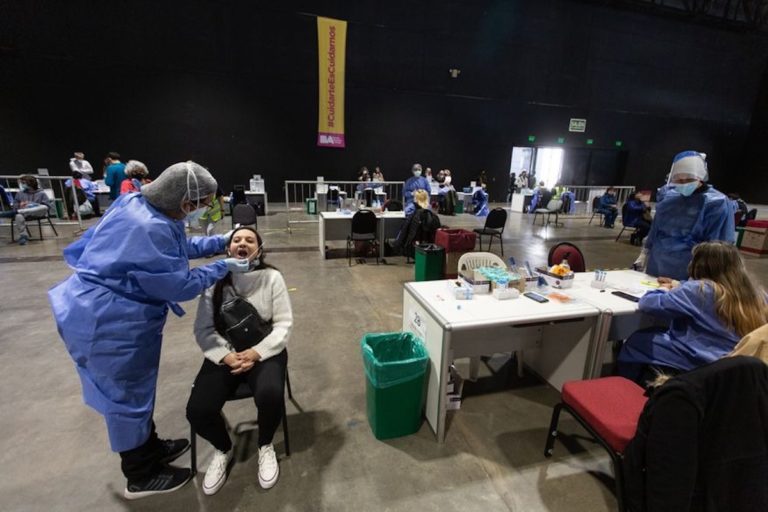 Covid-19: Por qué aumenta un raro síndrome inflamatorio en chicos y adolescentes que tuvieron coronavirus