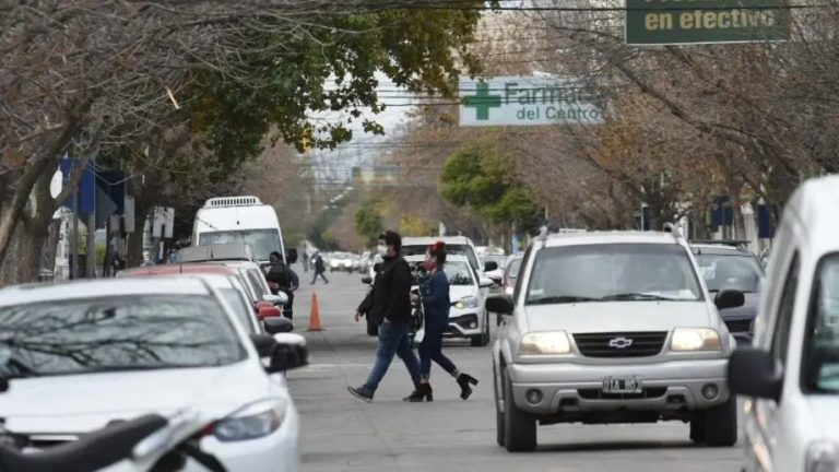 Cipolletti: No pagó la cuota alimentaria por 10 meses y la jueza le quitó el carnet y el celular