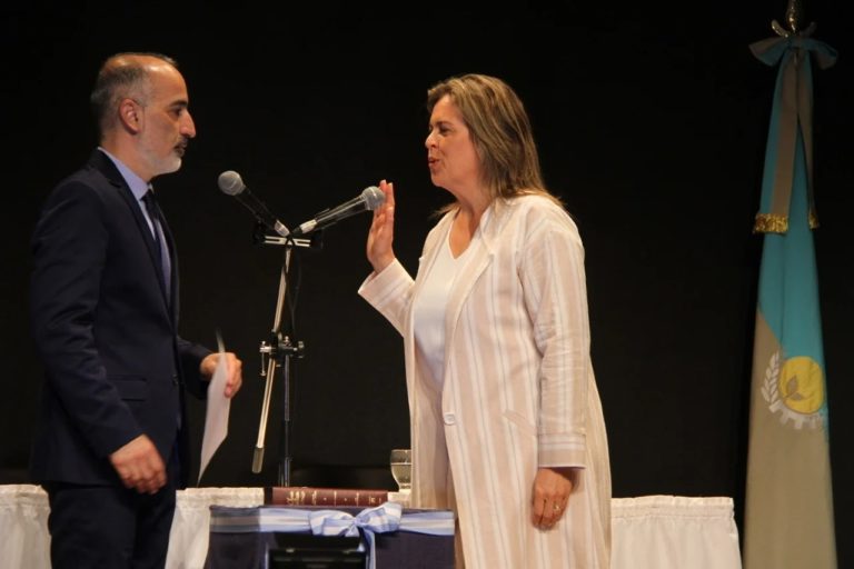 Fernanda Alonso se toma licencia por “razones particulares” y Daniel López asume la Intendencia hasta el 10 de noviembre