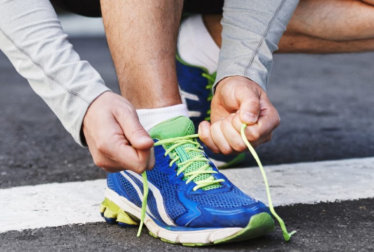 Los expertos comparten las mejores zapatillas deportivas para hombres y mujeres para todas las actividades