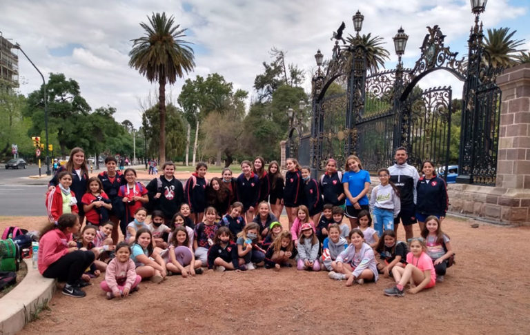 El hockey del club Sportivo Independiente tuvo una destacada participación en Mendoza