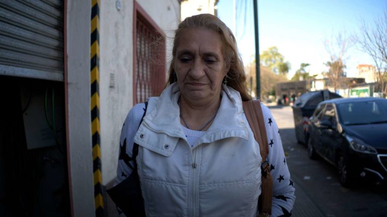“Soy puta hace 30 años y quiero jubilarme”: Laura no puede dejar su trabajo y pide que el Estado le garantice una vejez digna