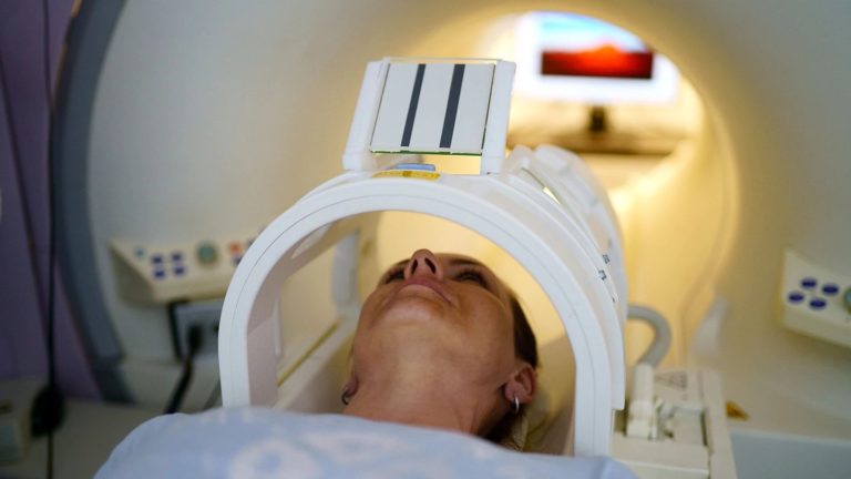 Cáncer: un nuevo tratamiento destruyó tumores en enfermos terminales y aumentó la sobrevida