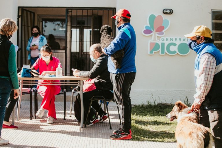 Operativo de vacunación antirrábica en General Pico: “Se vacunó a 1.800 animales en 3 horas de trabajo” destacó el Director de Zoonosis