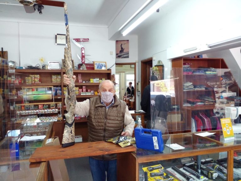 Cien años de la Armería Roasenda: El día que Juan Bautista Roasenda conoció a su tocayo, Juan Bautista Bairoletto