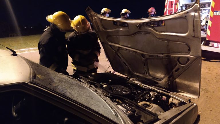 General Pico: perdida de gas en un auto generó fuego en la zona del motor