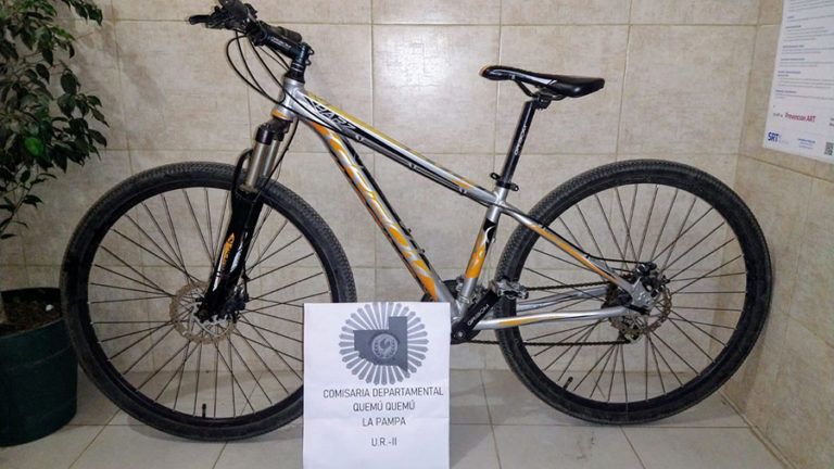 La Policía recuperó una bicicleta robada y demoró a dos delincuentes en Quemú Quemú