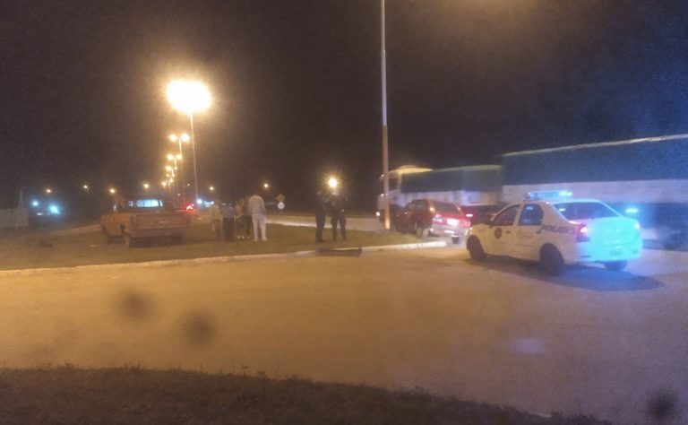 Fuerte choque en Ruta 101 y la rotonda frente a una estación de servicio: Un hombre oriundo de Metileo fue hospitalizado