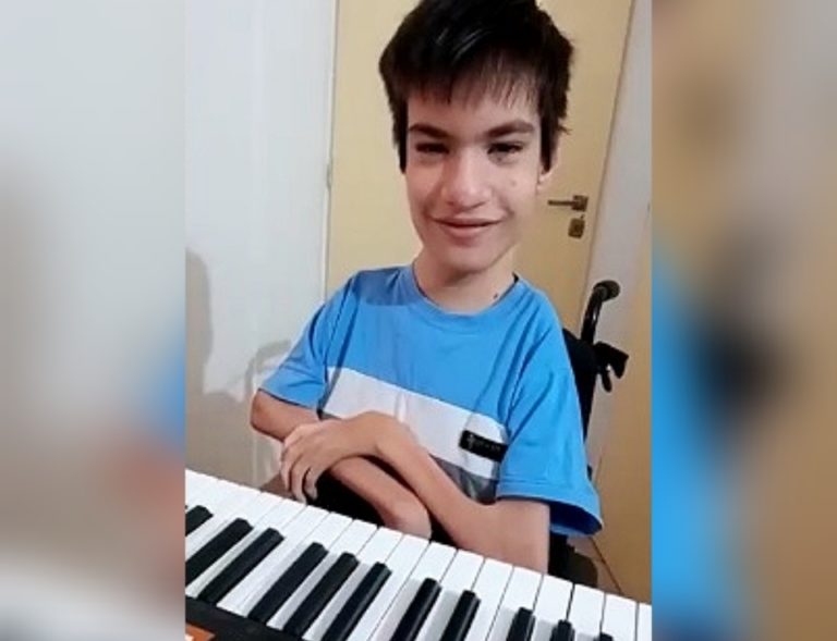 Salvador Demaría, un niño pampeano que padece artrogriposis múltiple congénita, sueña con conocer a su ídolo Pablo Lescano