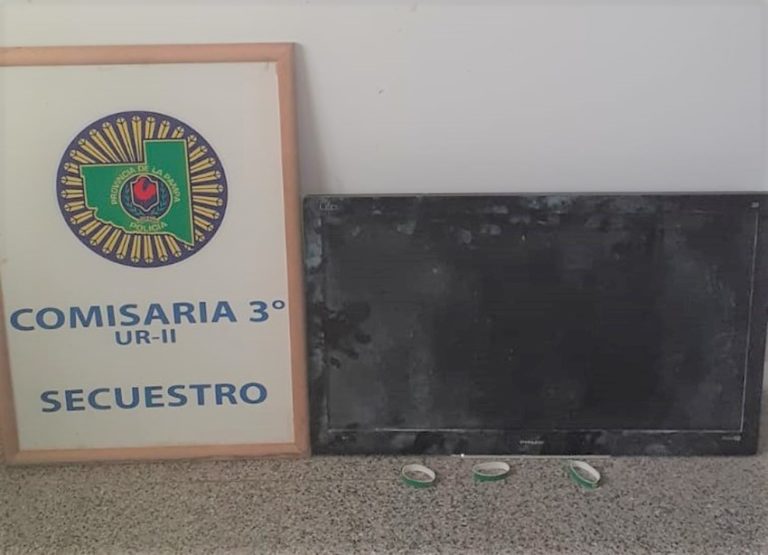 Personal de Comisaría Tercera recuperó el televisor que habían robado en Ferro y ya fue entregado al club