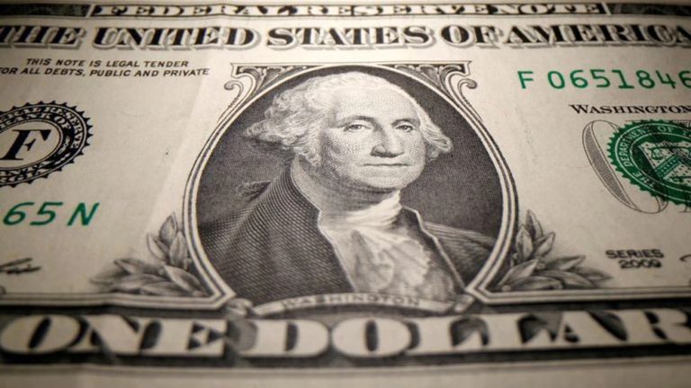 La cotización del dólar libre alcanzó los $ 196 pesos, un nuevo récord histórico