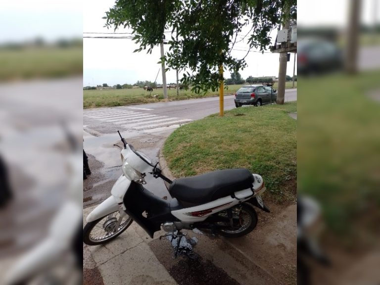 Una ambulancia del SEM iba a un accidente de tránsito pero pasó a chocar a mitad de camino
