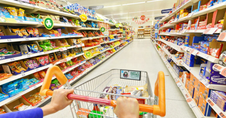 El Gobierno exige a las empresas rebajas de hasta 50% en algunos alimentos