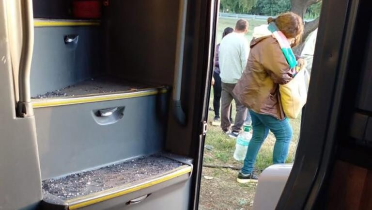 Violento robo a un micro de larga distancia que volvía de la Costa: Desvalijaron a 69 pasajeros
