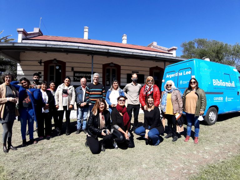 El Bibliomóvil sigue recorriendo localidades pampeanas