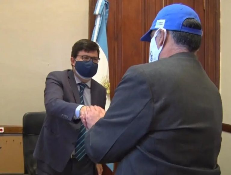 El Gobierno de Tucumán pagó los $ 2 millones de recompensa al hombre que entregó a Carlos Rejas