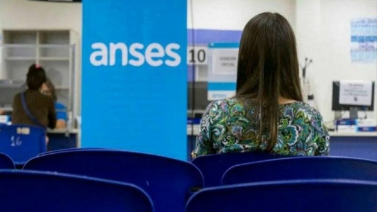 Más de dos millones de personas cobran hoy el complemento para el salario familiar