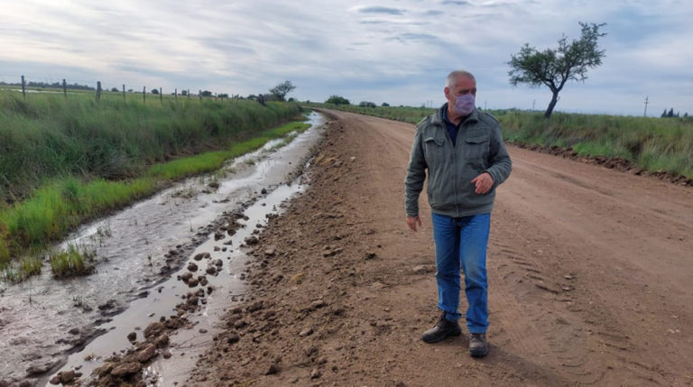 Avanzan los trabajos de mantenimiento en la Ruta 103 en cercanías de Metileo