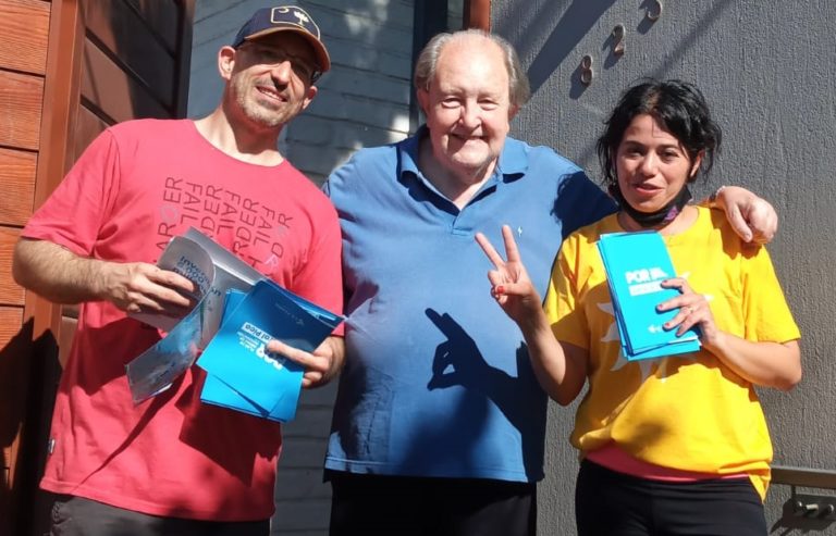Carlos Verna y otra foto a días de las elecciones: Esta vez se mostró junto a militantes del Frente de Todos
