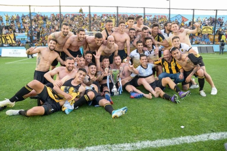 Deportivo Madryn venció a Racing de Córdoba y logró el tan ansiado ascenso a la Primera Nacional