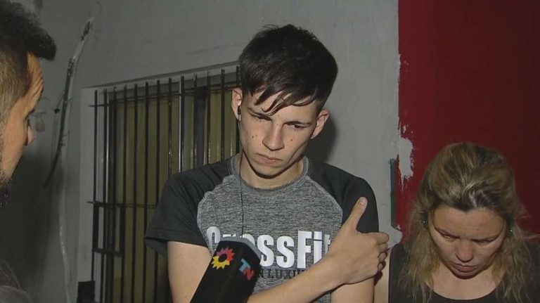 El amigo de Lucas González que manejaba el auto aseguró que “nos dijeron que nos tenían que dar un tiro en la cabeza a cada uno”